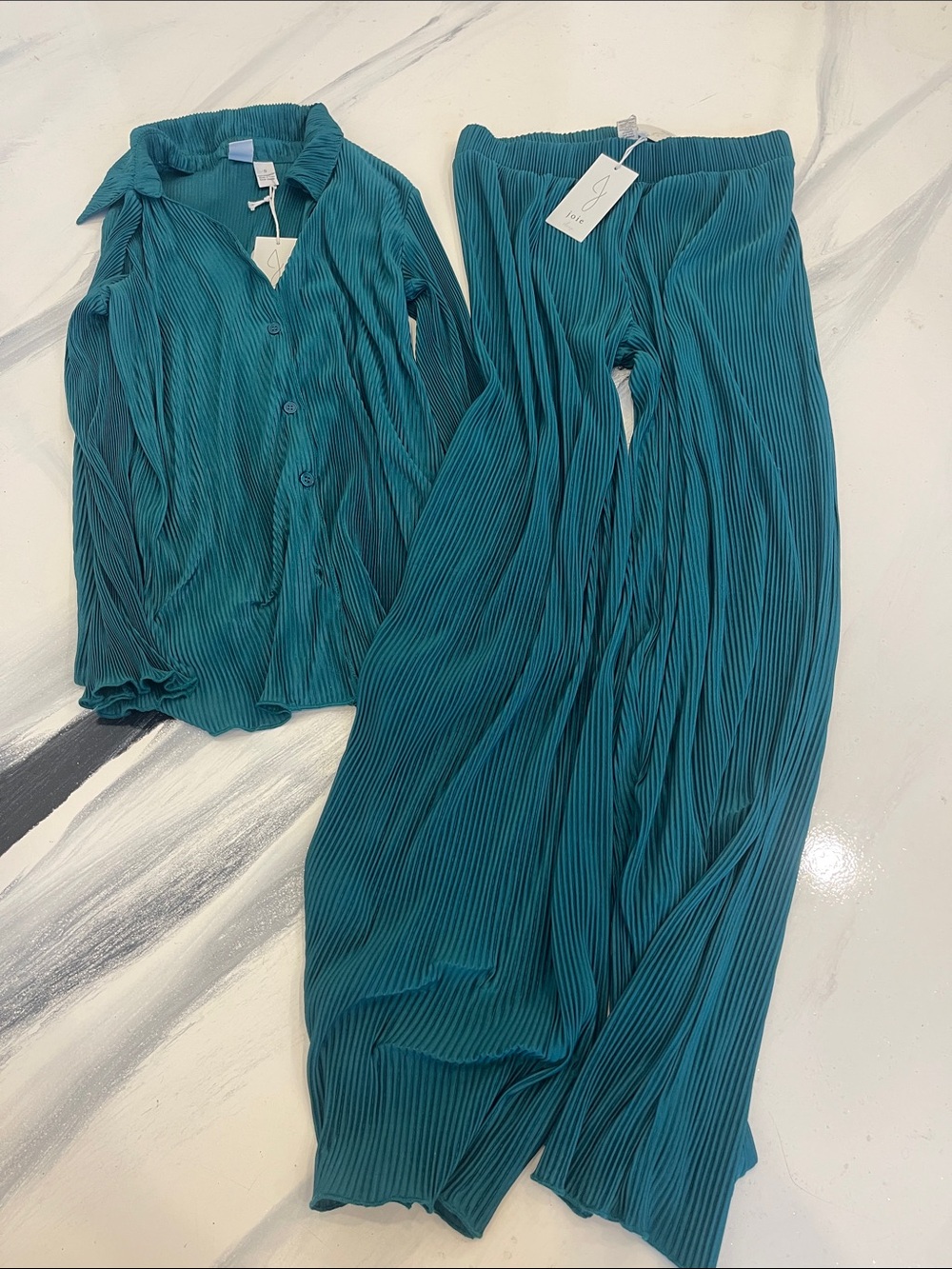 NWT Jolie Emerald Pleated Pajama Set